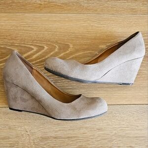Women's Closed Toe Round Khaki, Brown, Taupe Suede Neutral Wedges Shoes Heels